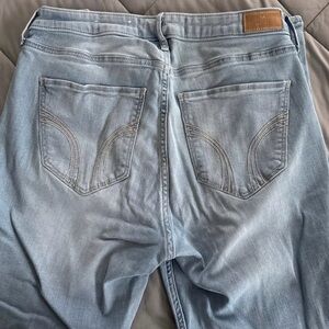 Hollister Women’s Light Wash Relaxed Jeans